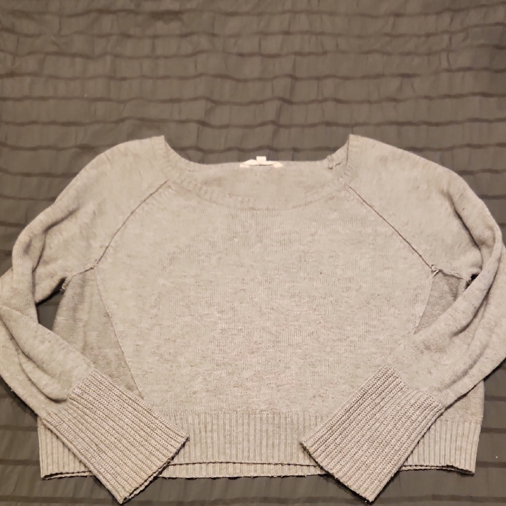 Athleta Gray Crew Neck Sweater with Ribbed Texture